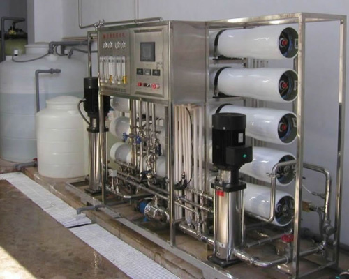 帶(dai)觸摸屏反(fan)滲透設備(bei)